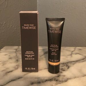 Mary Kay TimeWise Matte 3D Foundation Beige C 220